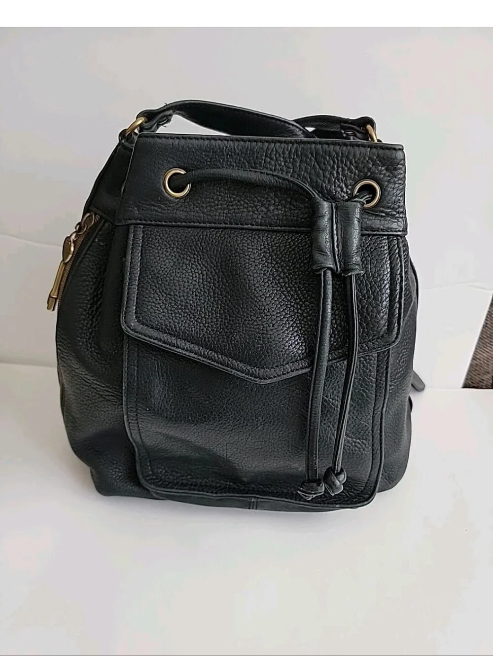 Vintage Fossil Black Pebbled Leather Crossbody Bag with Drawstring Detail